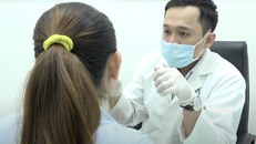 Người phụ nữ bị nhiễm trùng nặng do dùng thuốc chứa axit để trị nám