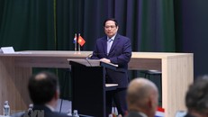 Thủ tướng Phạm Minh Chính phát biểu tại buổi làm việc với các CEO Khu công nghệ cao Brainport và tỉnh Bắc Brabant. (Ảnh: Dương Giang/TTXVN)