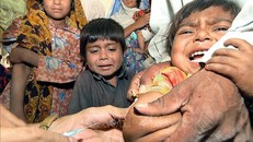 Tiêm vaccine phòng sởi cho trẻ em. Ảnh minh họa: AFP/TTXVN