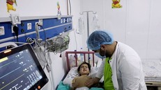 Câu chuyện đẫm nước mắt của những đứa trẻ mồ côi sau thảm họa động đất