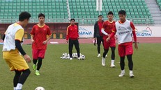 U20 Việt Nam được huấn luyện viên trưởng Hoàng Anh Tuấn cho tập trung rèn luyện thể lực và phục hồi cơ thể ở buổi tập gần nhất trước khi bước vào trận gặp U20 Iran vào chiều mai (7/3). (Ảnh: VFF)