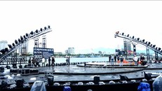 Sân khấu được hoàn thiện những khâu trang trí cuối cùng cho đêm khai mạc 2/6.