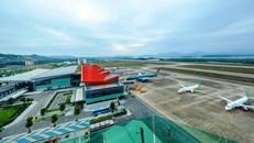 Máy bay tại Cảng hàng không quốc tế Vân Đồn. (Ảnh: PV/Vietnam+)