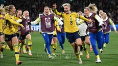 Niềm vui của các cầu thủ đội tuyển Thụy Điển sau khi giành chiến thắng. Ảnh: AFP/TTXVN