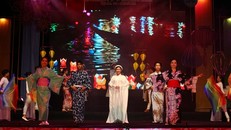 Nhiều tiết mục nghệ thuật hấp dẫn chương trình nghệ thuật đêm khai mạc chương trình giao lưu. (Nguồn: Báo Quảng Nam)