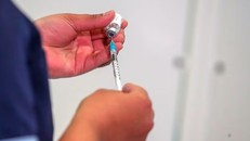 Loại thuốc Atezolizumab mới được tiêm dưới da rất thuận tiện. (Nguồn: AFP/Getty Images)