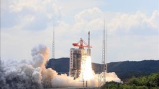 Tên lửa đẩy Trường Chinh-6 mang theo vệ tinh Yaogan-40 được phóng lên quỹ đạo từ Trung tâm phóng vệ tinh Thái Nguyên, tỉnh Sơn Tây, Trung Quốc, ngày 10/9/2023. Ảnh: THX/TTXVN