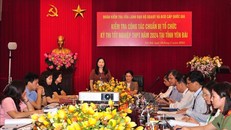 Đoàn kiểm tra công tác chuẩn bị cho kỳ thi tốt nghiệp THPT năm 2024 tại trường THPT Lê Quý Đôn (Trấn Yên, Yên Bái). Ảnh: TTXVN phát