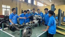 Sinh viên Trường cao đẳng nghề Vĩnh Phúc được đào tạo các chương trình chú trọng thực hành và nâng cao kỹ năng nghề. Ảnh minh họa: Nguyễn Thảo/TTXVN