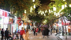Phố Hàng Bạc nằm trong các tuyến phố đi bộ mới được mở rộng. Ảnh: Thanh Tùng/TTXVN