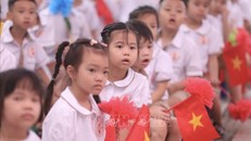 Năm học 2024 - 2025, thành phố Hà Nội tiếp tục triển khai song song hai hình thức tuyển sinh trực tuyến và trực tiếp. Ảnh minh họa: Minh Quyết/TTXVN
