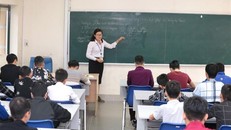 Các trường đại học cần tạo điều kiện tối đa cho giảng viên bằng những giải pháp hỗ trợ cụ thể. Ảnh: TTXVN