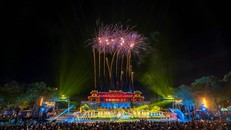 Các chương trình nghệ thuật đêm ở Huế thu hút đông đảo người dân và du khách. (Ảnh minh họa: CTV/Vietnam+)