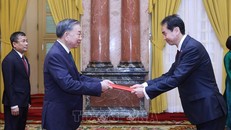 Tổng Bí thư, Chủ tịch nước Tô Lâm tiếp Đại sứ Trung Quốc đến trình Quốc thư