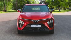Khách Việt chớp thời cơ săn VinFast VF 7 với ưu đãi hiếm có