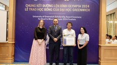 Bốn "nhà leo núi" chung kết Đường lên đỉnh Olympia nhận học bổng toàn phần