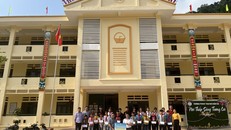 Nhà xuất bản Giáo dục Việt Nam hỗ trợ sách cho học sinh vùng lũ