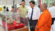 Triển lãm các hiện vật đậm đà bản sắc dân tộc