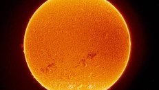 Các nhà khoa học Nga phát hiện đám mây plasma bí ẩn trên Mặt Trời