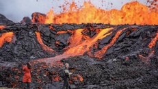 Những ngọn núi lửa có thể hủy diệt châu Âu: Khi nào "sát thủ của nhân loại" thức giấc?