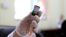 Tiêm phủ vaccine để phòng sởi lan rộng