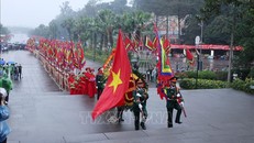 Chủ tịch nước Lương Cường lên núi Nghĩa Lĩnh dâng hương tưởng niệm các Vua Hùng