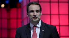 Nhà Trắng tuyên bố Mỹ sở hữu công nghệ có thể "bẻ cong thời gian và không gian"