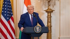 Tổng thống Trump lên tiếng sau khi Tổng thống Ukraine chỉ trích "Mỹ im lặng"