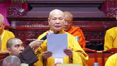 Hòa thượng Thích Thiện Nhơn, Phó Pháp chủ Hội đồng Chứng minh, Chủ tịch Hội đồng Trị sự Giáo hội Phật giáo Việt Nam phát biểu.