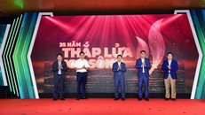 Tổng Giám đốc PV GAS Phạm Văn Phong cùng các lãnh đạo PV GAS làm nghi lễ thắp lửa phát động chiến dịch.