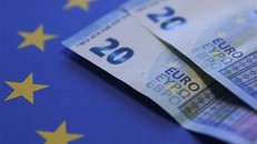 Đồng euro "nổi sóng" giữa lúc USD mất đà