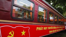 Ra mắt đoàn tàu 2 tầng "Hà Nội 5 cửa ô" vào dịp 19/8