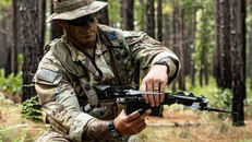 Mỹ loay hoay trước bài học UAV từ chiến trường Ukraine