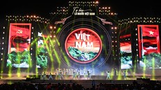 "Tự hào là người Việt Nam": Hành trình kết nối triệu trái tim Việt
