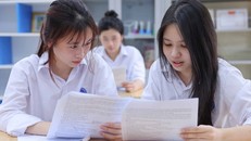 Học sinh nỗ lực ôn tập cho kỳ thi vào lớp 10. 