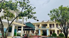 Trường Tiểu học Đồng Tiến, Hà Tĩnh bị tốc mái, hư hỏng nặng. 
