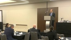 Đại sứ Việt Nam tại Mỹ Nguyễn Quốc Dũng phát biểu tại Đối thoại Potomac lần thứ nhất. 