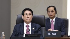 Chủ tịch nước Lương Cường dự Phiên họp thứ 2 Hội nghị Cấp cao APEC lần thứ 32.