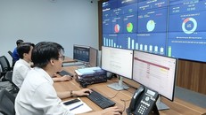 Trung tâm giám sát, điều hành thông minh (IOC) thành phố Đà Nẵng triển khai chia sẻ dữ liệu đến các phường, xã. 