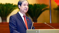 Bộ trưởng Bộ Giáo dục và Đào tạo Nguyễn Kim Sơn.