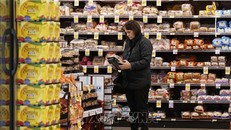 Vì sao người Mỹ thấy nền kinh tế xấu đi dù thu nhập đang tăng?