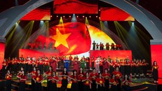 Dự thảo Báo cáo chính trị của Ban Chấp hành Trung ương Đảng khóa XIII tại Đại hội đại biểu toàn quốc lần thứ XIV của Đảng đề cập đến việc phát triển mạnh công nghiệp văn hoá.