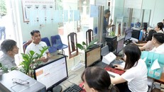 Hoạt động tại Trung tâm phục vụ hành chính công phường Vĩnh Phúc, tỉnh Phú Thọ.