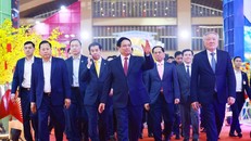 Thủ tướng Phạm Minh Chính đến dự Lễ bế mạc Hội chợ Mùa Xuân lần thứ nhất năm 2026. 