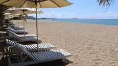 Biển Bình Sơn-Ninh Chữ được quy hoạch thành khu du lịch biển với hệ thống các bãi tắm, khu nghỉ dưỡng cao cao cấp.