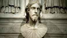 Bức tượng bán thân của Chúa Jesus được xác định là tác phẩm của bậc thầy thời Phục Hưng Michelangelo. (Ảnh: AFP/Yonhap)