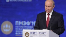 Tổng thống Nga Vladimir Putin phát biểu tại Diễn đàn Kinh tế Quốc tế Saint Petersburg (SPIEF) ngày 7/6/2019.