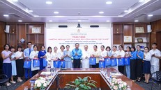 Công đoàn Y tế Việt Nam trao "Những món quà từ Đại hội XIV Công Đoàn Việt Nam" đến đoàn viên khó khăn, mắc bệnh hiểm nghèo