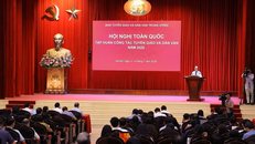 Đồng chí Phạm Tất Thắng, Ủy viên Trung ương Đảng, Phó Trưởng ban Thường trực Ban Tuyên giáo và Dân vận Trung ương, phát biểu khai mạc.