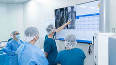 Bác sĩ nói về tương lai của ngoại khoa khi robot phẫu thuật ngày càng hiện diện nhiều trong phòng mổ